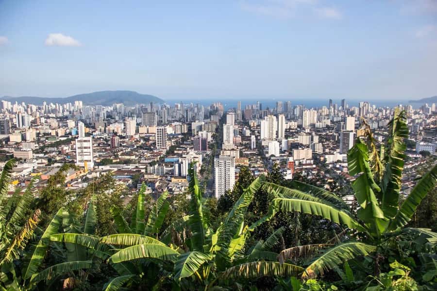 10-hour beach tour Santos: Shared with Tickets & Lunch - Porchat Island: Santos from the water’s edge