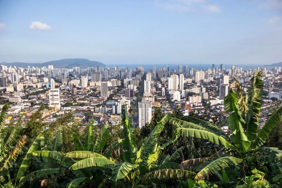 10-hour beach tour Santos: Shared with Tickets & Lunch - The guide can make the difference
