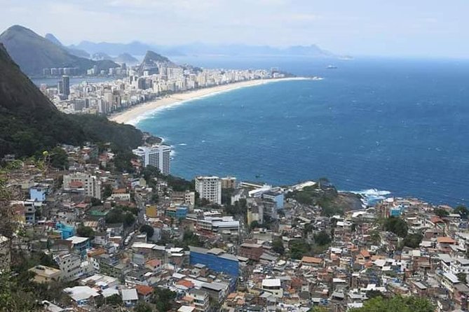 A socio-educational and gastronomic experience in the Vidigal favela - Beer, pastels, and a community bar