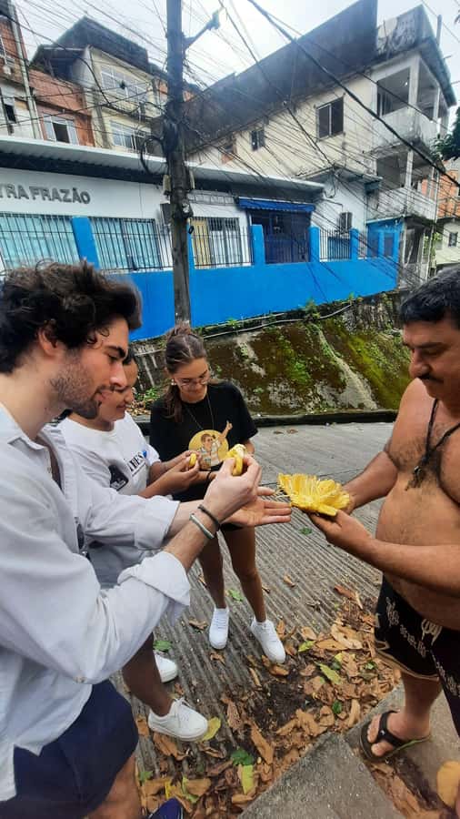 A Walk in the Rocinha Favela: Women Leading the Way - Key points at a glance