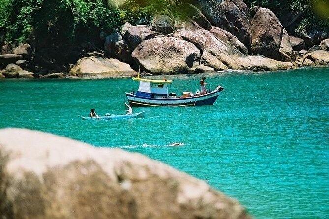 Adventure Experience to Saco Bravo Waterfall - BY PARATY TOURS - What the bilingual guide adds