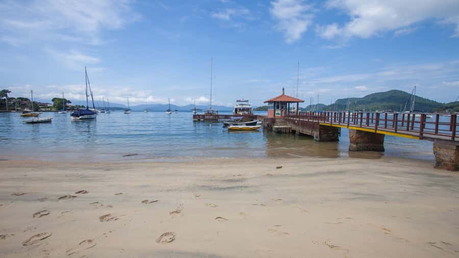 Angra dos Reis: Boat Tour in Ilha Grande and Lagoa Azul - Praia das Flechas: the easiest place to take a break