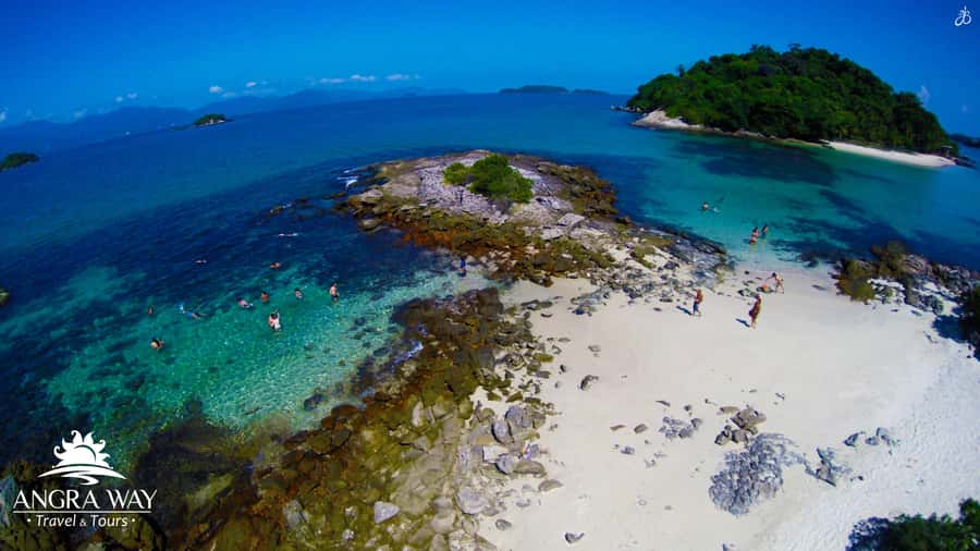 Angra dos Reis: Super Lagoa Azul Speedboat Tour - Grumixama Beach on Ilha Grande