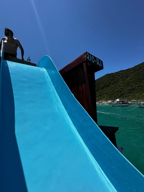 Arraial do Cabo: Boat Trip with Waterslide - Food, drinks, and the onboard waterslide