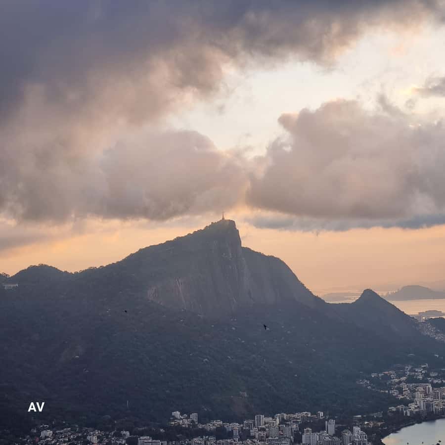 AVenturismo 2 Irmãos hill + Vidigal Favela - Who should book this experience