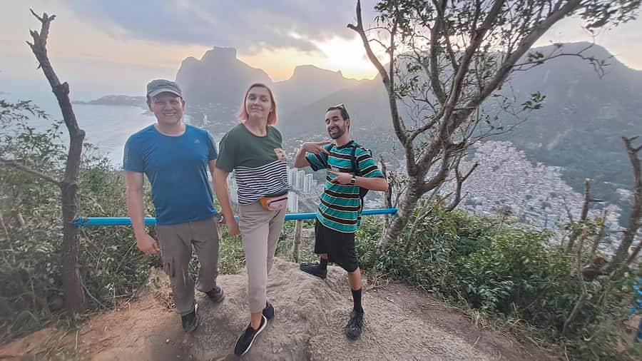 AVenturismo 2 Irmãos hill + Vidigal Favela - The restaurant and Brazilian street food stop