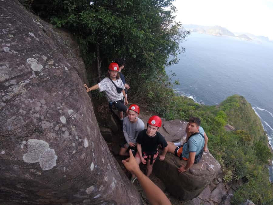 AVenturismo Pão de Açúcar - The cable car down to Morro da Urca