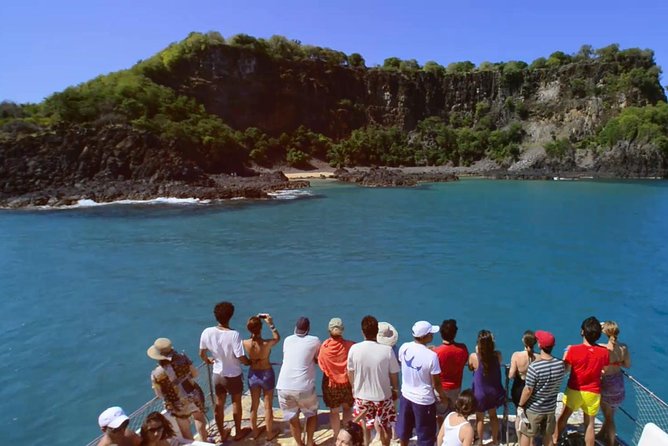 Baia do Sancho Boat Tour - Morro Dois Irmãos and the coast near Cacimba do Padre
