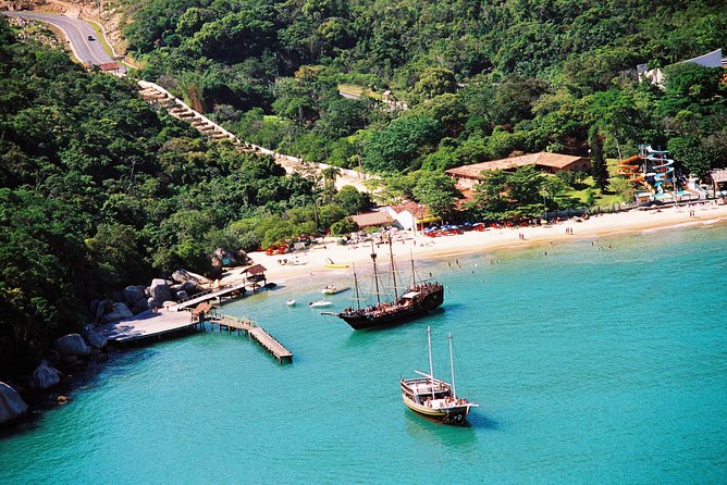 Balneário Camboriú tour and cable car ride from Florianópolis - Praia das Laranjeiras gives you beach time