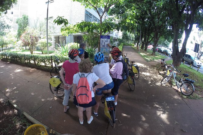 Bike Tour of the 4 Scales of Lucio - The Three Powers Square and Lúcio Costa’s model