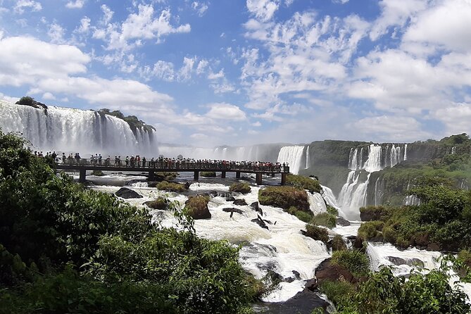 Brazilian Falls Private Tour with Entrance, Lunch and Boat - What private service changes on the day