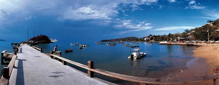 Búzios: City Tour & Beach Hopping with Lunch - João Fernandes and João Fernandinho for classic coastal views
