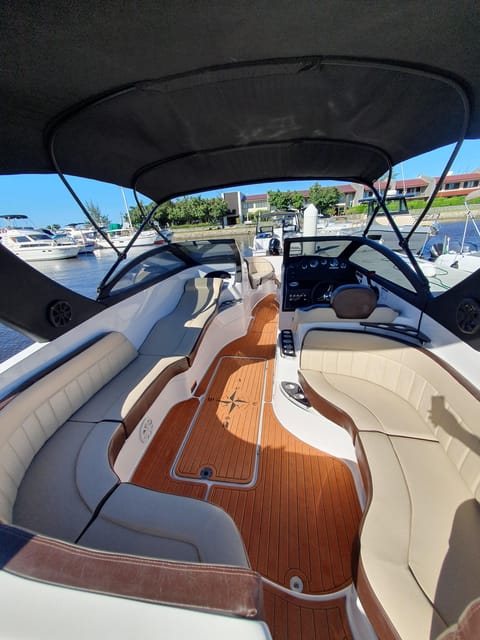 Búzios: Speedboat tour of 2 islands and 11 beaches - Four hours or seven hours?