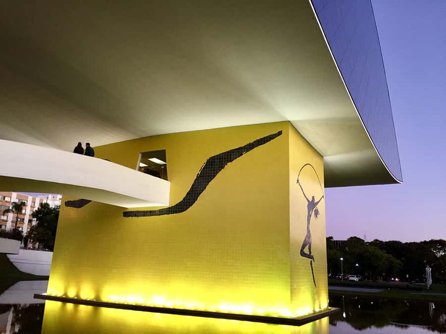 Curitiba: 4-Hour City-By-Night Tour with Dinner - The guides can shape the whole experience