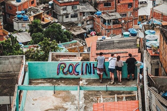 Explore the history and culture of Favela da Rocinha - Meeting Rocinha at São Conrado Station