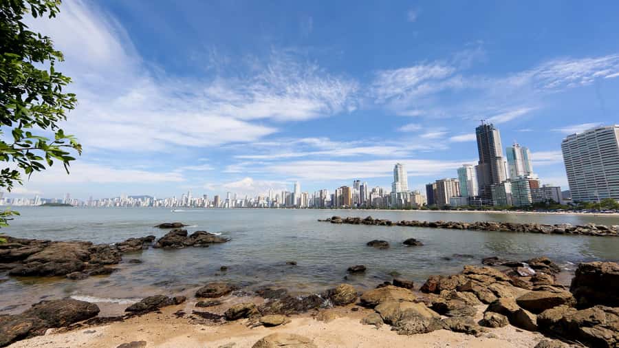 Florianópolis: Balneario Camboriu and Unipraias Park Tour - Why Balneário Camboriú makes a good day trip