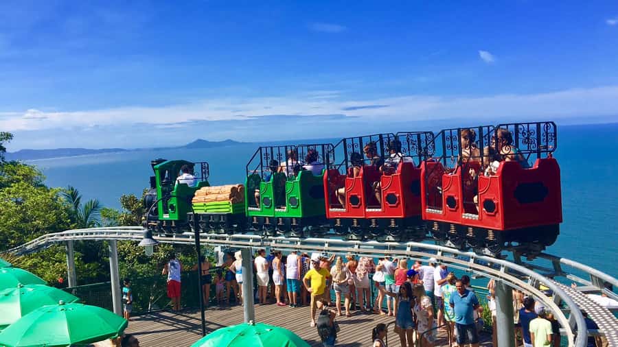 Florianópolis: Balneario Camboriu and Unipraias Park Tour - The Unipraias cable cars and Atlantic Forest views