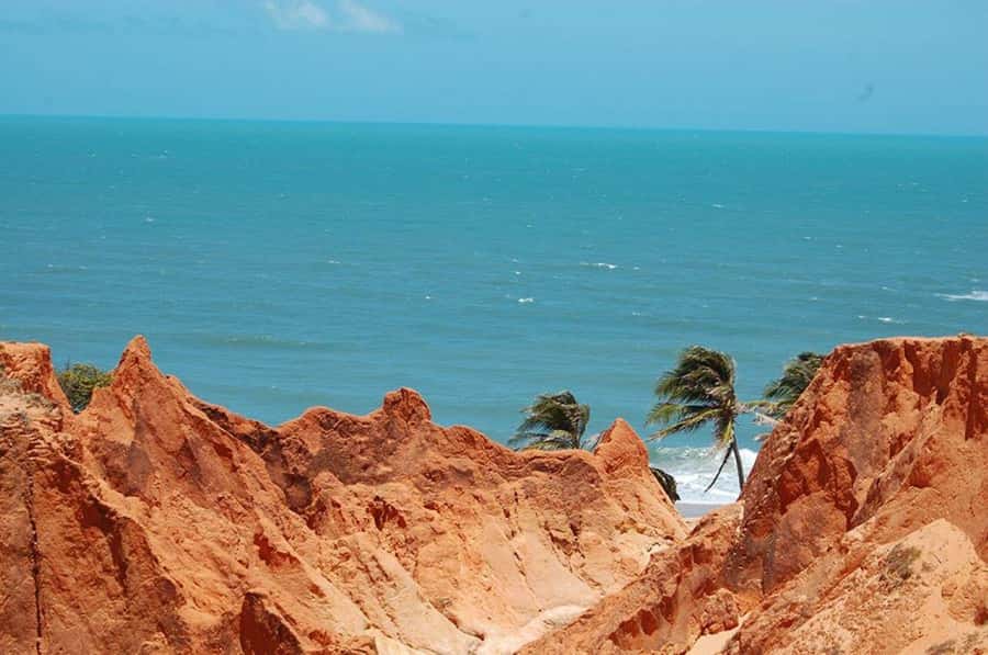 Fortaleza: Tour to Morro Branco and Fontes Beach - Morro Branco and its bands of sand