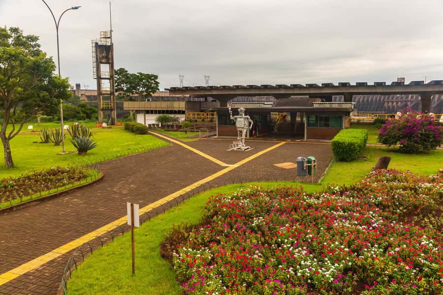 Foz do Iguaçu: Itaipu Hydroelectric Dam - The panoramic route to the main gazebo
