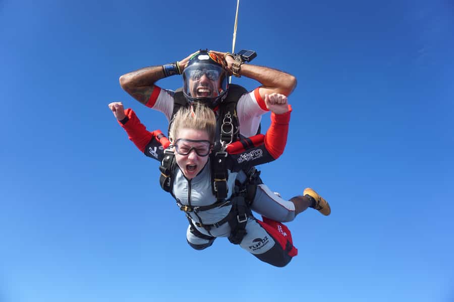 Foz do Iguacu: Skydiving Experience with Photos and Videos - Key points before you book
