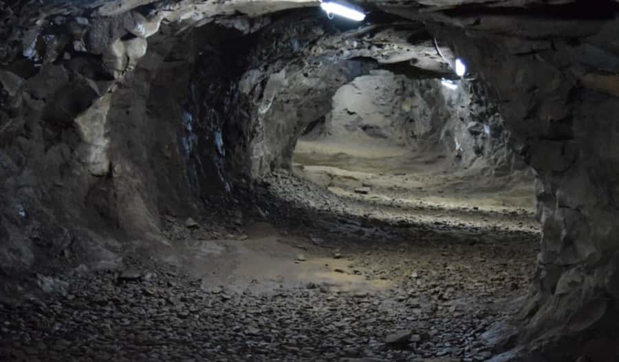 Foz do Iguaçu: Wanda Mines and San Ignacio Ruins Day Trip - Wanda Mines and the appeal of seeing stones in place