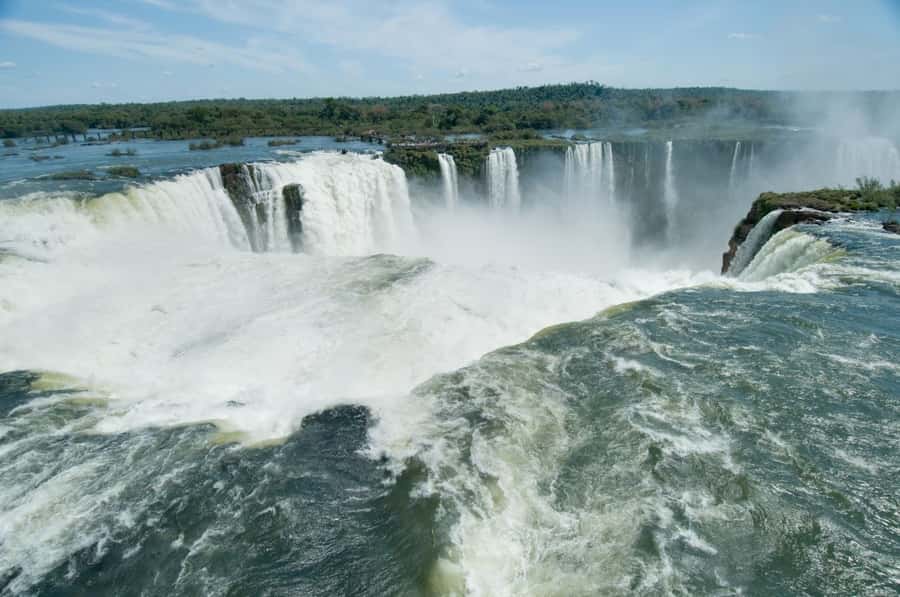 From Foz do Iguaçu: Argentinean Falls Tour with Pickup - Crossing from Foz to the Argentine park
