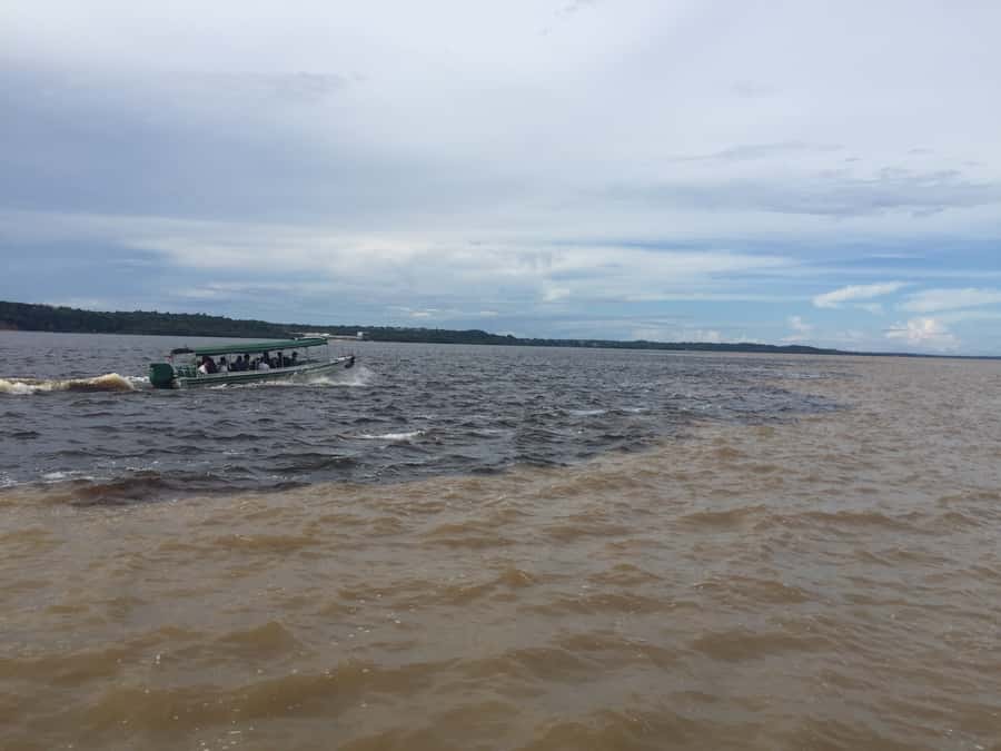 From Manuas: Full-Day River Tour - Lunch on a floating restaurant