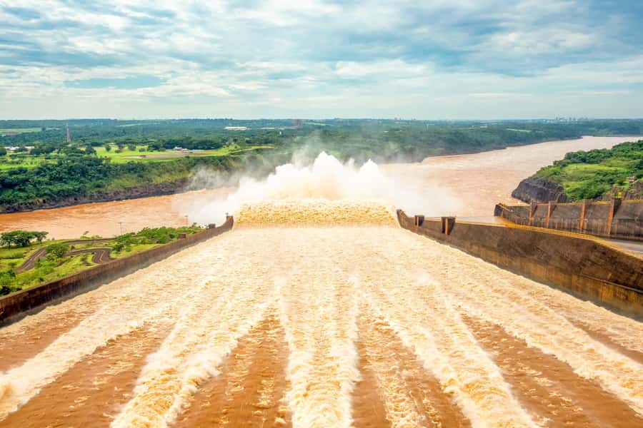 From Puerto Iguazu: Itaipu Dam Tour with Entrance Ticket - The 10-minute film at the visitor center