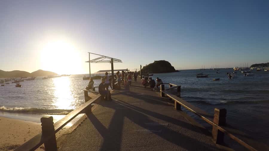 From Rio de Janeiro: Búzios Full-Day Boat Tour - Boarding a schooner for the beach circuit