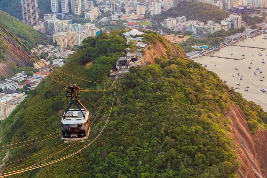 From Rio de Janeiro: Sugarloaf Mountain Tour with Cable Car - What the guide adds