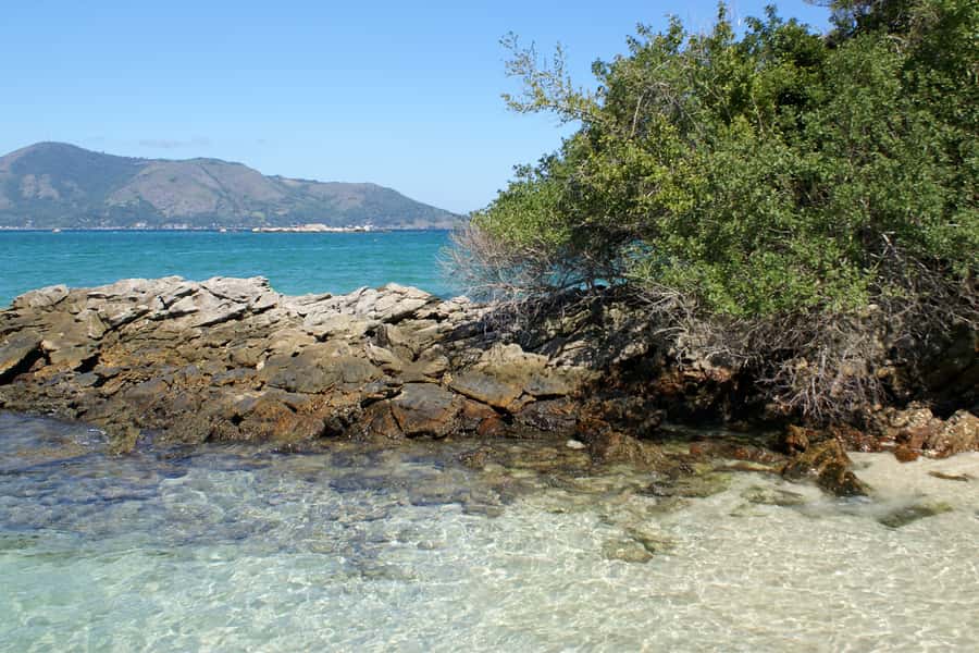 From Rio: Full-Day Angra dos Reis Cruise & Island Tour - The long road from Rio to Angra dos Reis