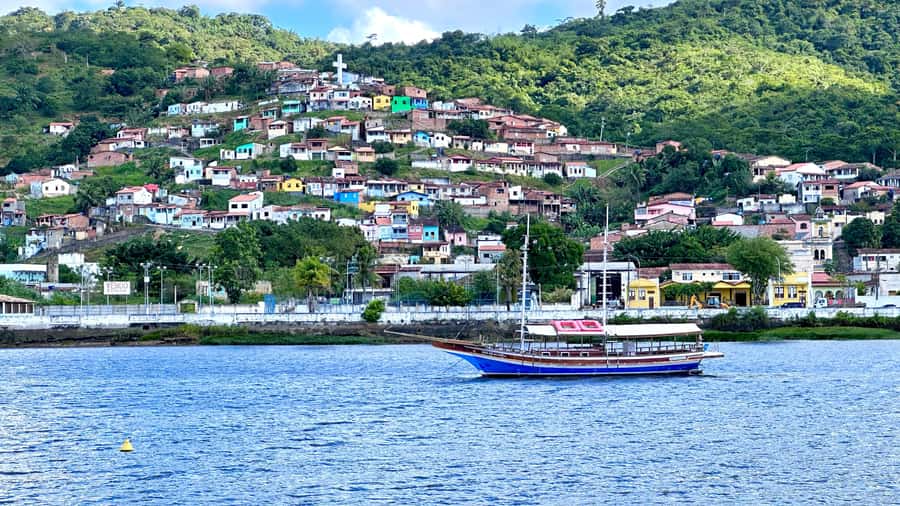 From Salvador: Cachoeira Colonial Town Daytrip - What the guides add to the experience