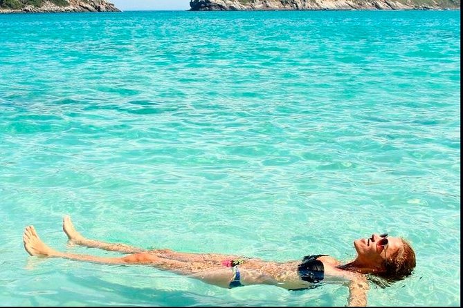 Full Day Tour to Angra dos Reis and Grand Island - Green Lagoon and the limits of the snorkeling promise