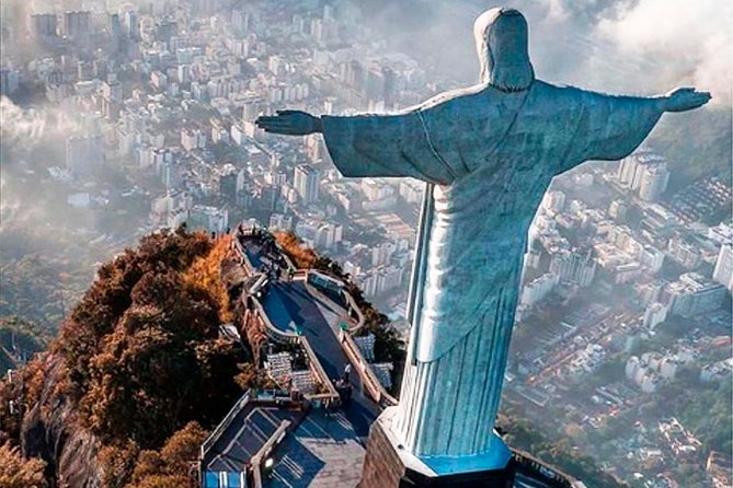 Guided Tour to the Redemptor Christ and City in Rio de Janeiro - Maracanã gives you a quick football lesson
