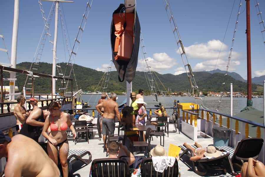 Half-Day Schooner Cruise and Snorkeling in Paraty Bay - What to bring for a comfortable boat day