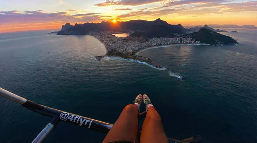 Helicopter flight no doors in Rio de Janeiro - Barra da Tijuca gives you the opening view
