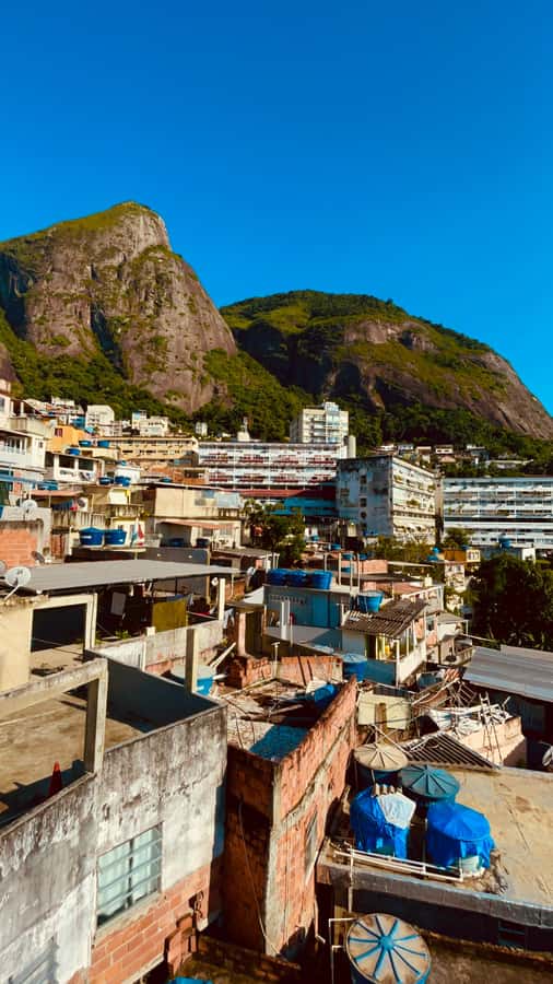 Hike Dois Irmãos + Vidigal Favela Experience - One hour up Dois Irmãos