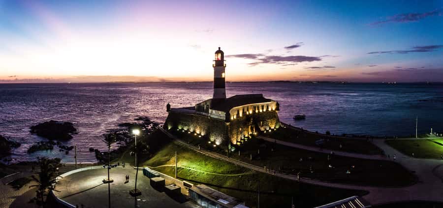 Historic City Tour in Salvador - Guides, languages, and the service question