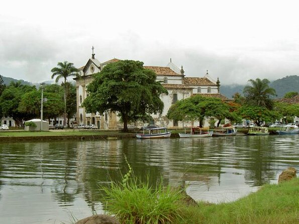 Historical Tour with Cachaça Tasting - BY PARATY TOURS - Walking into Paraty’s stone-paved past