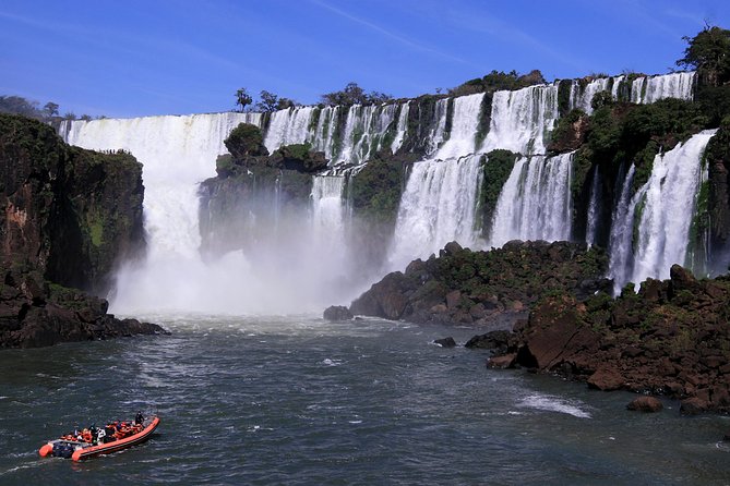 Iguassu Falls Brazilian Side: Macuco Safari, Helicopter Flight and Bird Park - One day, four ways to see Iguassu Falls