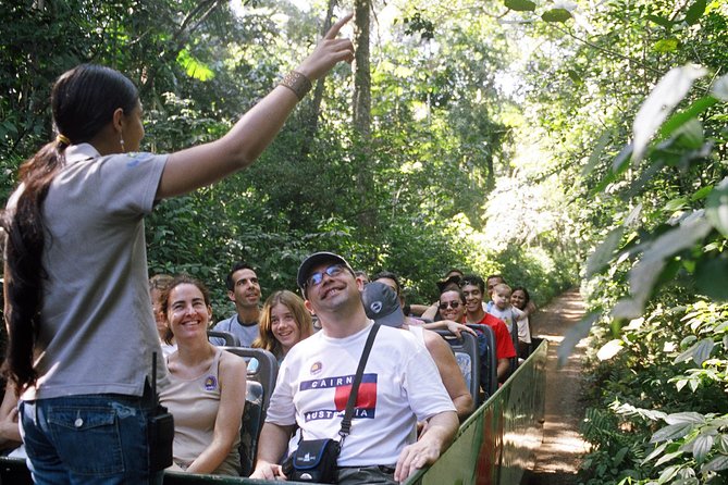 Iguassu Falls Combo Tour: Visit to the Brazilian side and Waterfall Boat Ride - The 600-meter trail leads to Macuco Falls