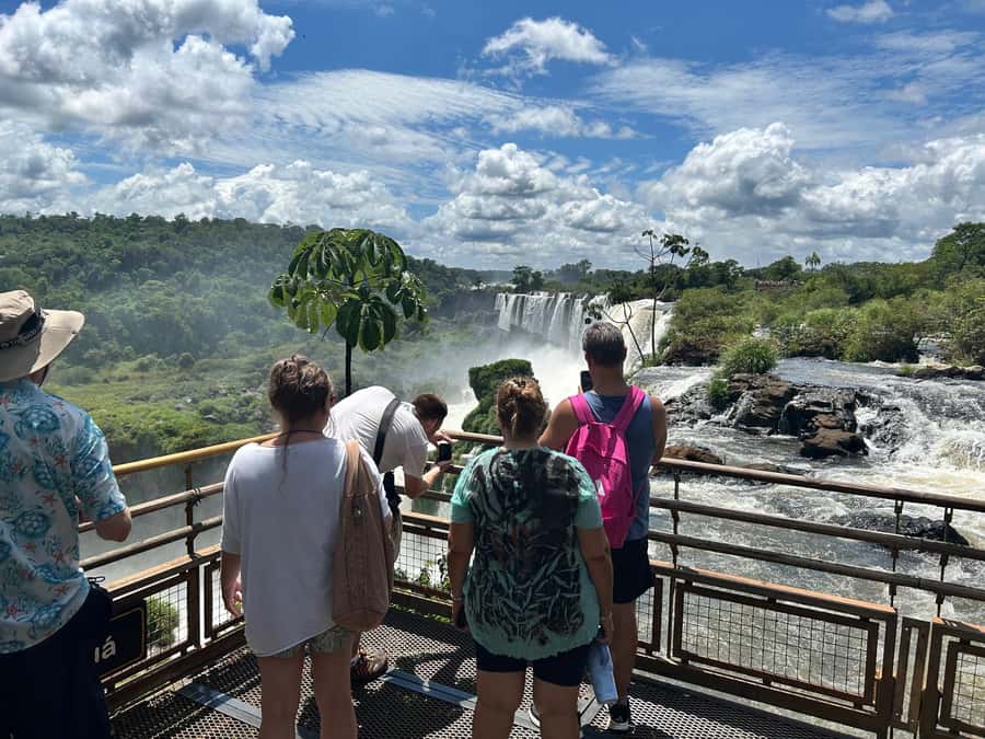 Iguassu Waterfalls: 1 Day Tour Brazil and Argentina's sides - Why seeing both sides in one day works