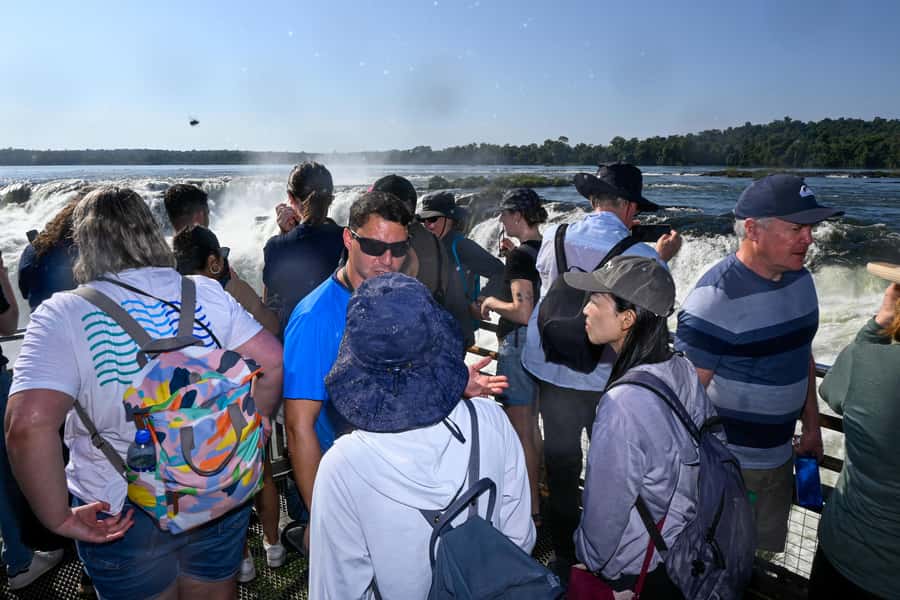 Iguassu Waterfalls: 1 Day Tour Brazil and Argentina's sides - The guide makes the logistics easier