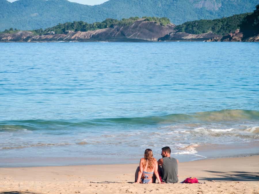 Ilha Grande: 360° Circumnavigation Speed Boat Tour - 8h - Portuguese only, but easy to follow