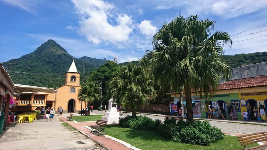 Ilha Grande: Private Historic Walking Tour with Natural Pool - Pausing at sea views and natural viewpoints
