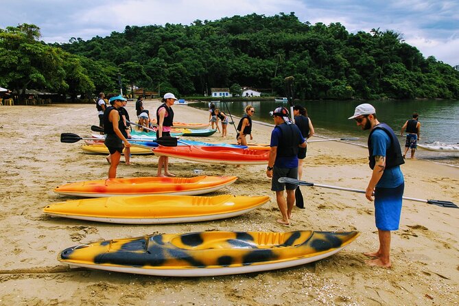 Kayaking to the mangroves - Ilha dos Pombos and the open-water views