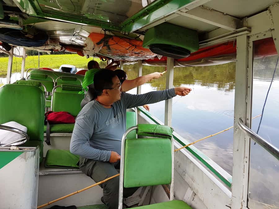 Manaus: Piranha Fishing and Alligator Watch Evening Tour - Leaving Manaus for Iranduba by boat
