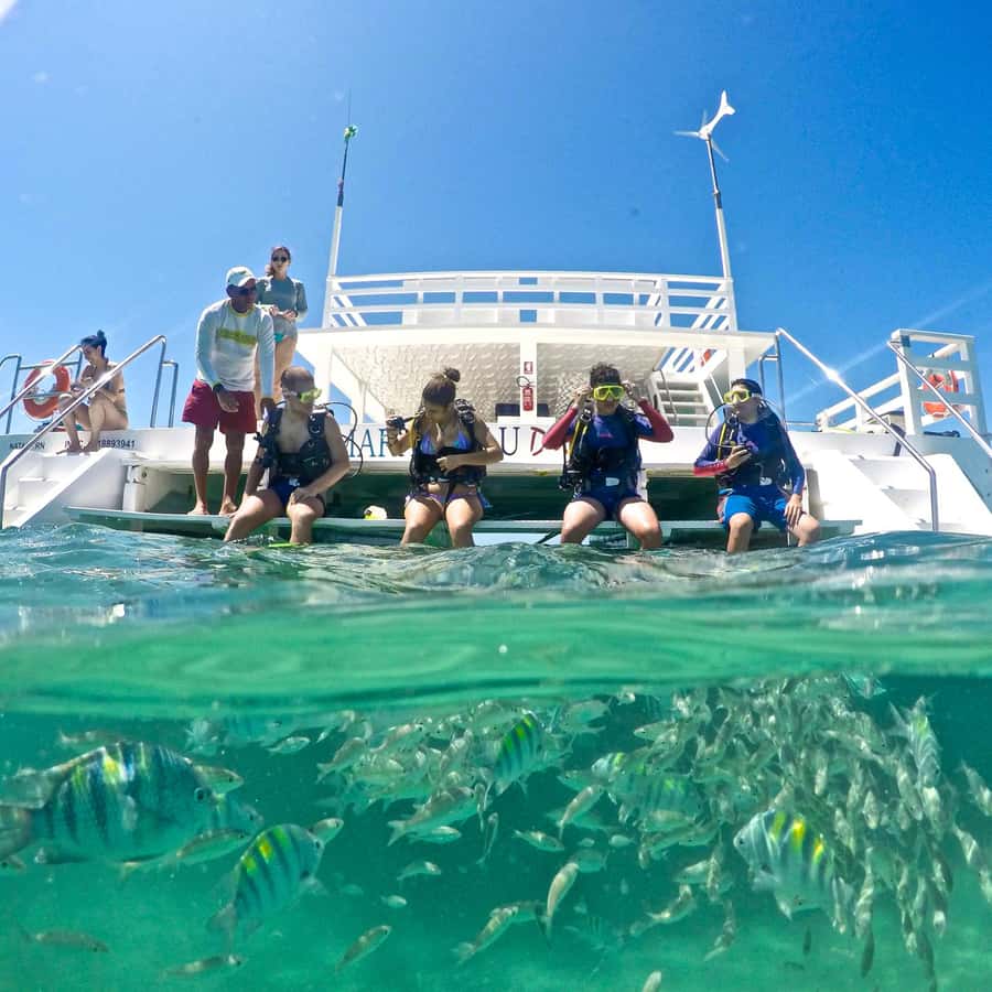 Maracajau Parrachos Reef: Mask and Snorkel swim adventure - Boarding the schooner at Maracajau