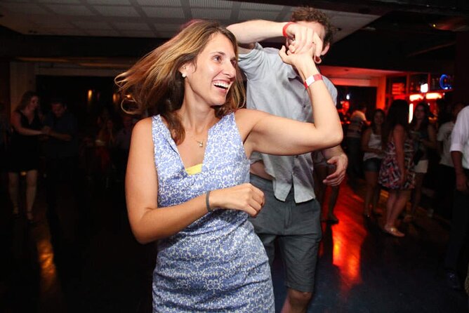 More than a Pub Crawl: An Authentic Night Experience in Rio - La Esquina closes with Latin music