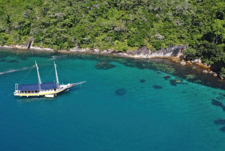 Paraty Bay: Islands & Beaches Boat Tour with Snorkeling - Who will enjoy this boat tour most
